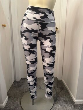 Kyodan Grey & Black Camo High-Waist Leggings